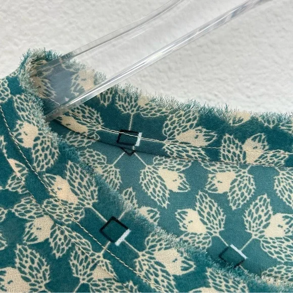 Cabi Fall Green Blouse Top Popover Shirt 3/4 Sleeve Leaf Print Size Medium - Picture 5 of 8